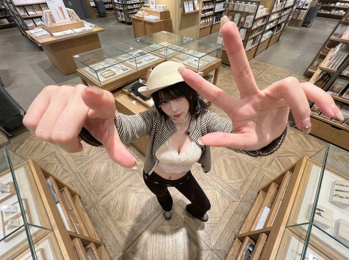 Extreme Wide Angle Phone Screen Replacement output